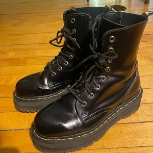 Jadon platform Dr. Martens